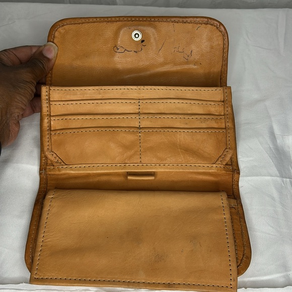 Brown Leather and fur embossed floral design wallet. Holds 12 cards. - Picture 4 of 13